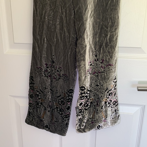 Kenneth Cole Reaction Velvet scarf - Picture 4 of 6